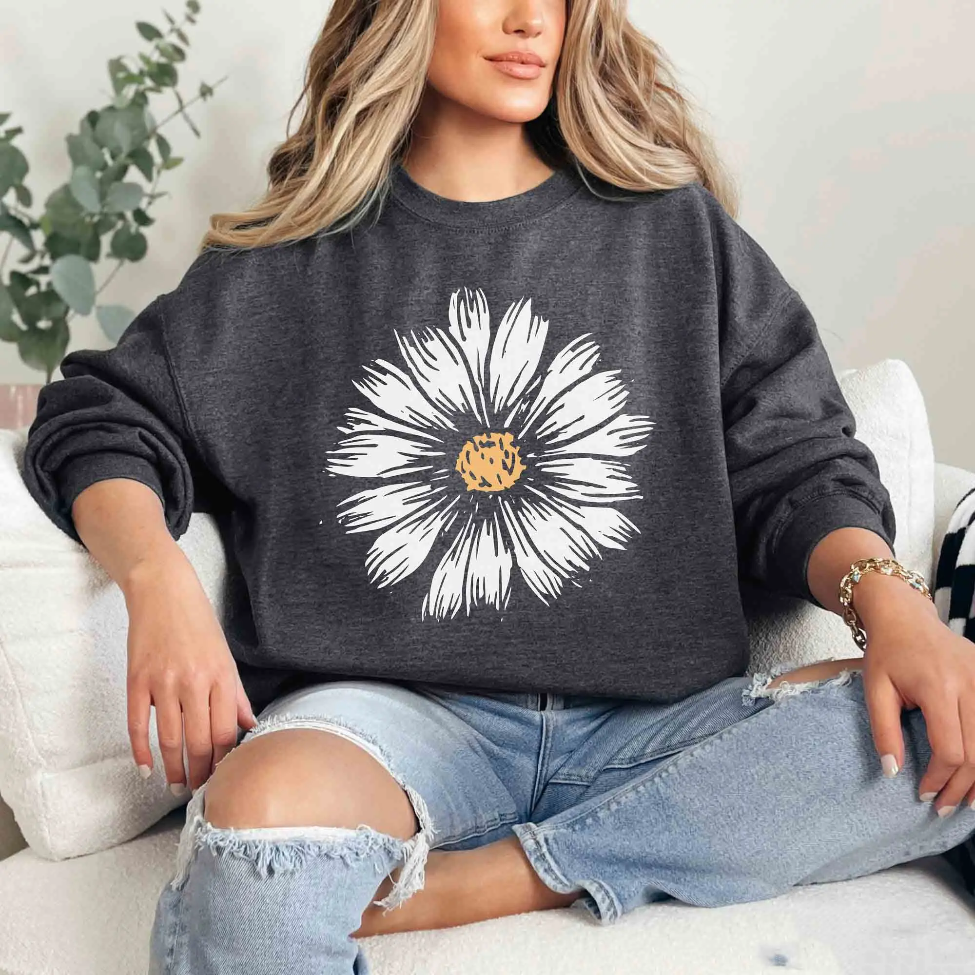La Tia mas chingona Sweatshirt,Chingona shirt,Mexican Shirt Women,Tia Tee,Tia gift,Tia tshirt,Latina Shirt,Mother's Day,Mexican shirt