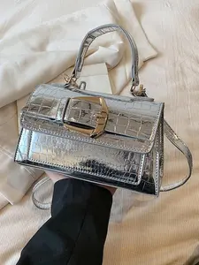 Mirror silver one-shoulder fashion baguette bag, Fashionable crossbody bag, niche design, classic retro style messenger bag, suitable for daily commuting, shopping and dating