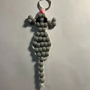Mouse Beaded Keychain - Gray Beads, Keyring Attachment, Cute Design, Ideal for Gifts and Accessories