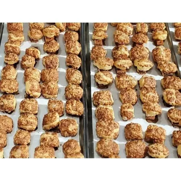Polar Freeze Dried Caramel Cookie Bites - Crispy & Airy Snack Bites - 1.8oz Package - about 12-14 Pieces - Perfect for Parties & Gifting - Commercial Kitchen Made