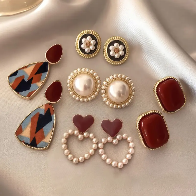Five pairs of fashionable red wine colored earrings, featuring vintage Hong Kong style artificial pearls, suitable for daily wear, parties, Mother's Day or birthday gifts.