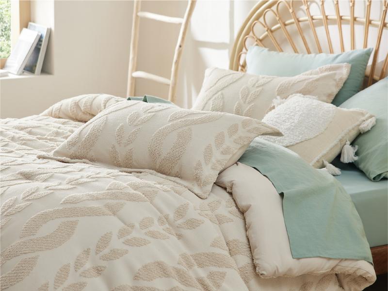 Bedsure 3- Pieces Comforter Set,Boho Tufted Bed Set, Checkered Farmhouse Shabby Chic Bedding, 1 Plaid Geometric Comforter and 2 Pillow Shams Bedsure 3- Pieces Comforter Set,Boho Tufted Bed Set, Checkered Farmhouse Shabby Chic Bedding, 1 Plaid Geometric Comforter and 2 Pillow Shams