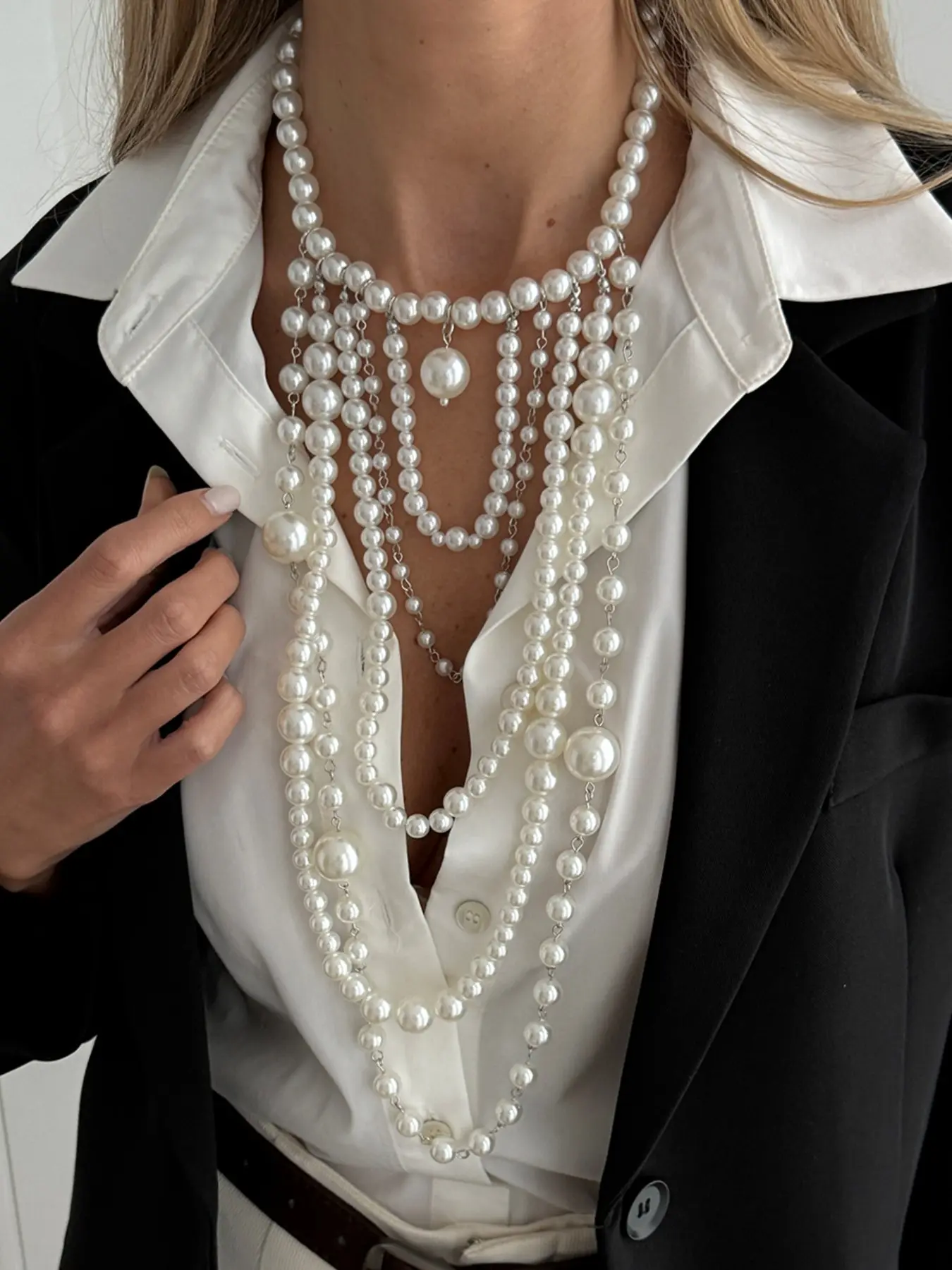 Vintage European Style Fashion Jewelry Necklace, Multi-Layer Elegant Faux Pearls Beaded Tassel Necklace for Women, Perfect for Daily Wear, Parties and Weddings, Dangling Pearl Necklace