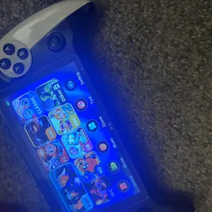 Portable Retro Game Console, 5.5-Inch Large Screen, 10 Emulator Support, Ultra HD Graphics Handheld Game Console, Ideal Gift for Birthdays, Father’s Day & Christmas