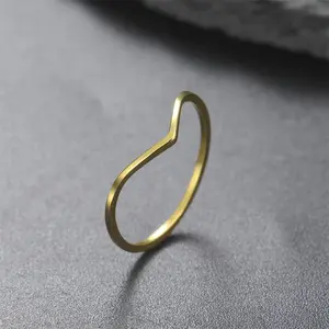 1pc Minimalist Chevron Geometric Stainless Steel Thin Band Ring, Engagement Costume Jewelry, for Everyday Wear, Parties