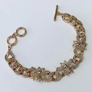 Rhinestones Bee Design Cuban Link Chain Bracelet