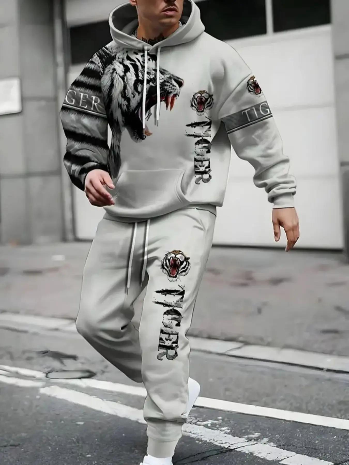 Men's Fall Winter Hoodie & Sweatpants Set, Sporty Style, All over Tiger Print, Long Sleeve, Regular Fit, 2 Piece, Printed Sports Suit, Athleisure Sweatsuit, Graphic Tracksuit, Athleisure Tracksuit Outfit