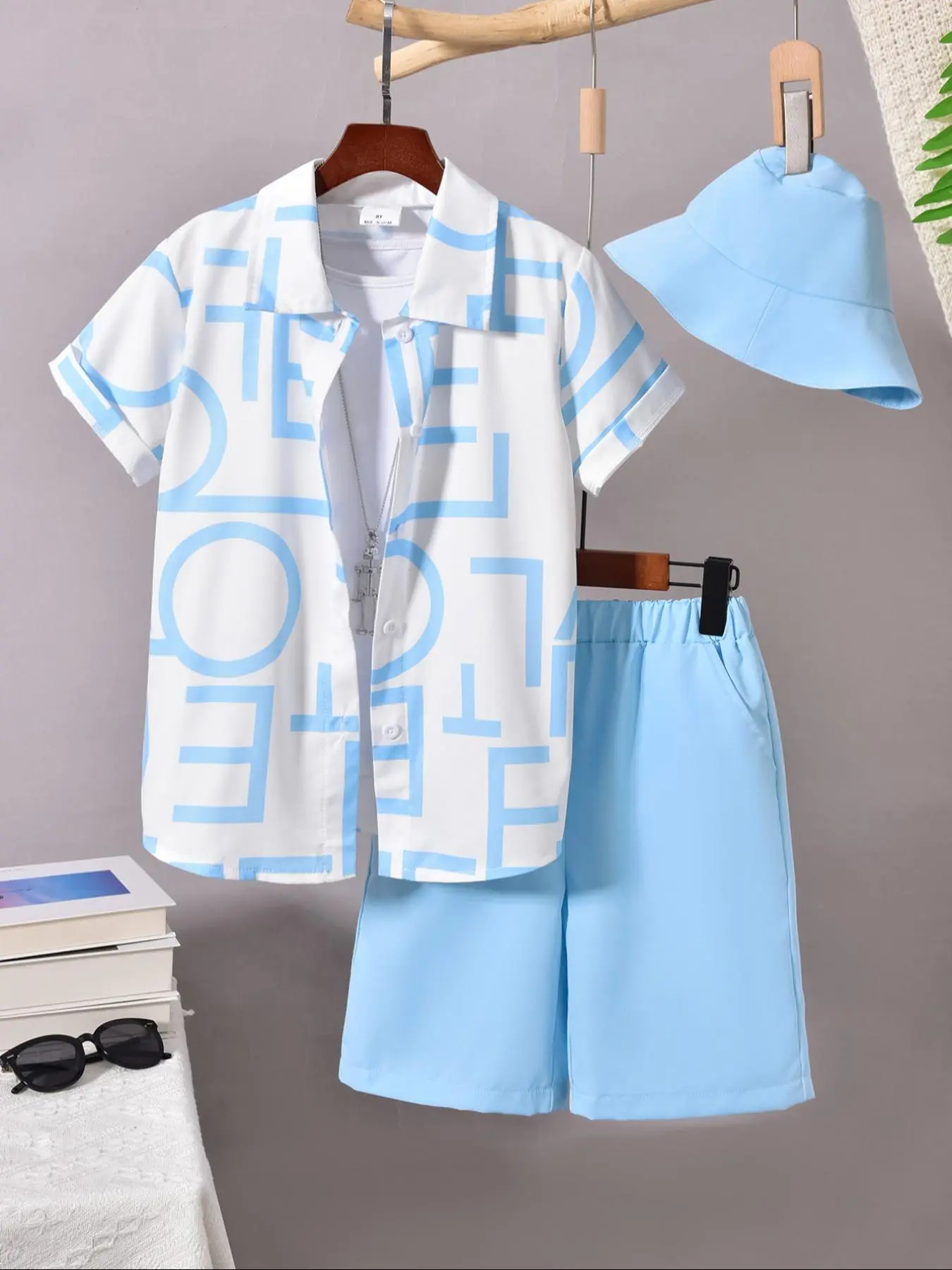 Three-piece Set Boy's Letter Print Short Sleeve Top & Hat & Shorts  Co-ord Set, Casual Summer Clothing Set Outfits Clothes for Kids Outdoor Holiday Vacation Outfit Sets