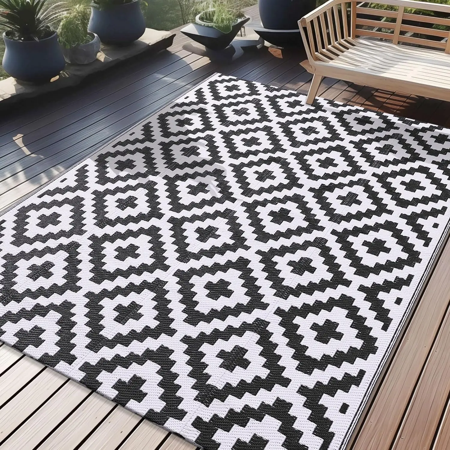 Waterproof Outdoor Rug 5x8 ft, Outdoor Plastic Straw Rug for Camping, RV Mat Outside, Indoor Outdoor Carpet for Porch, Deck, Backyard, Balcony, Picnic, Black & White