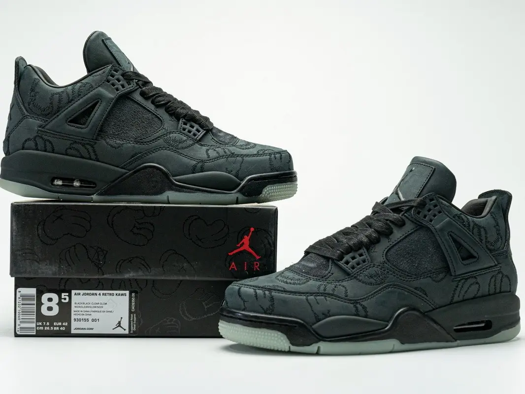 All‑black dark‑pattern mid‑top basketball shoes with premium suede texture and air cushioning for sports and commuting