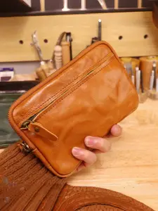 Handmade Vintage Leather Handbag, Large Capacity Phone Wallet, Unisex Retro Simple Design, First Layer Cowhide, Durable & Stylish