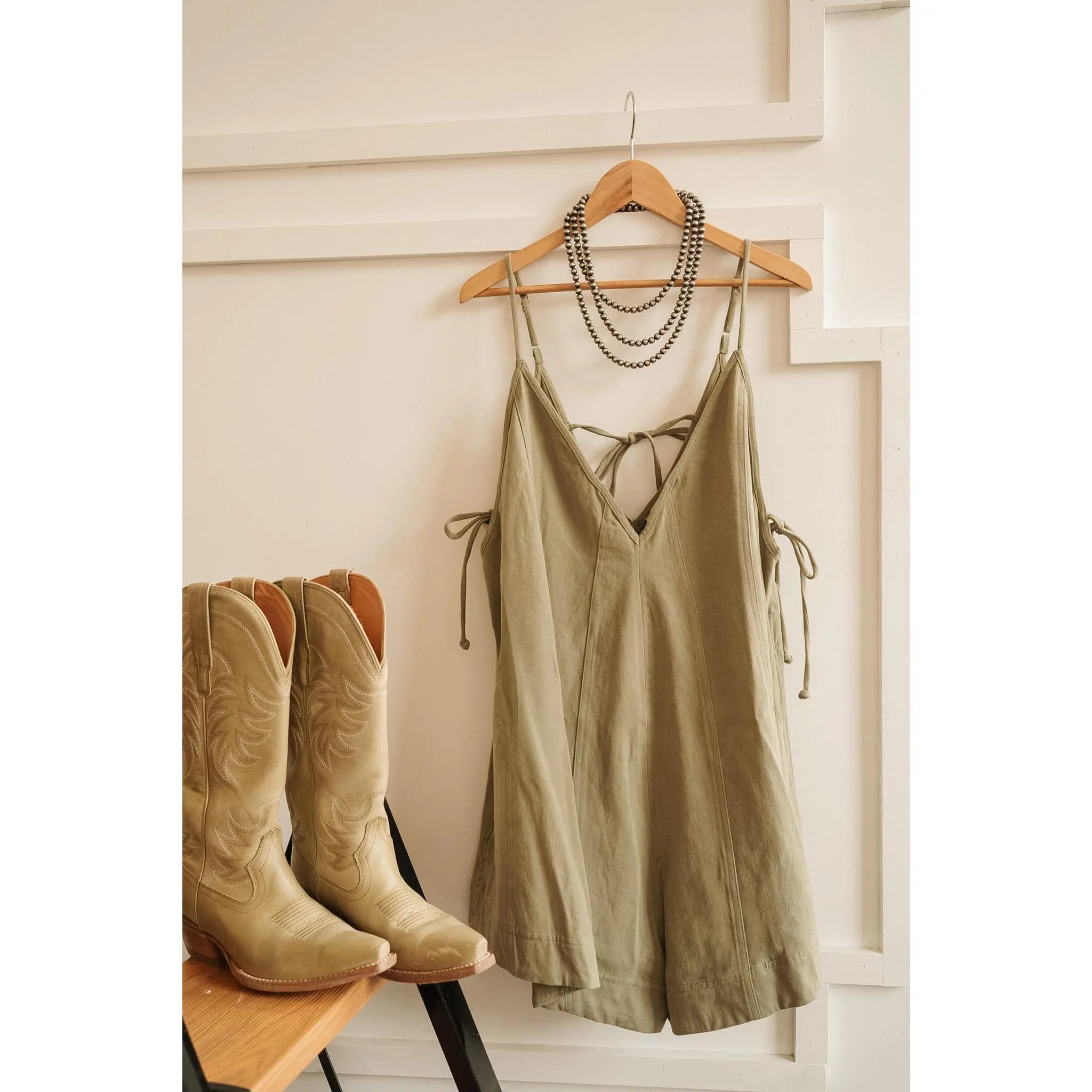 Casual Denim Shorts Romper Overalls for Women, Sleeveless Plunge V-Neck with Adjustable Spaghetti Straps, Side Tie & Pockets, Adjustable Strap, Side Pockets