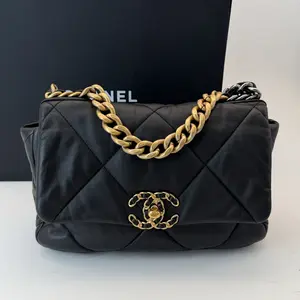 Pre-owned CHANEL lambskin Crossbody Bags Black 19 Flap Crossbody Bag