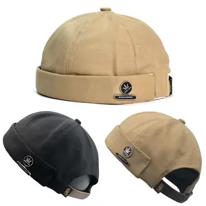 Men / Woman Adult Beanie Hat Maple Leaf Circular Label Design Knitted Hat Outdoor Activity Adjustable Casual Wear Hats Travel Tourism Beach Holiday Brimless Hat