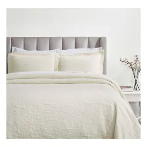 Superior Hibiscus Cotton Bedspread and Sham Set, Cal King