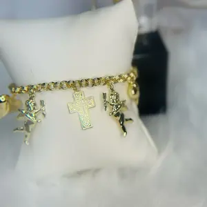 Pulsera de Oro Laminado "Bendición Celestial" con Charms de Ángeles y Cruz Elegante y Duradera