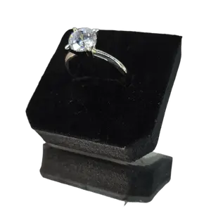 Lumina Claw Solitaire Ring