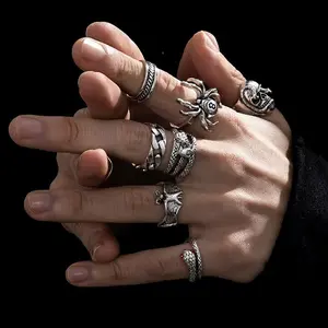 Creative retro dark personality-shape retro-shape spider snake -shape bat skull two-headed snake 7-count hip-hop rin