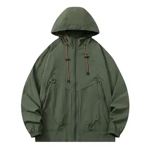 A summer essential! Summer lightweight hooded sun-protection jacket, breathable and quick-drying, suitable for daily commuting, lightweight and portable.