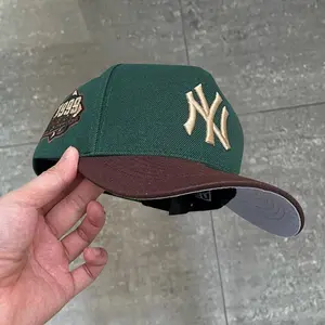New Era NY Yankees 9FORTY Adjustable Cap, Dark Green Crown Brown Visor, Gold NY Logo Embroidery, Side Patch Baseball Hat for Men