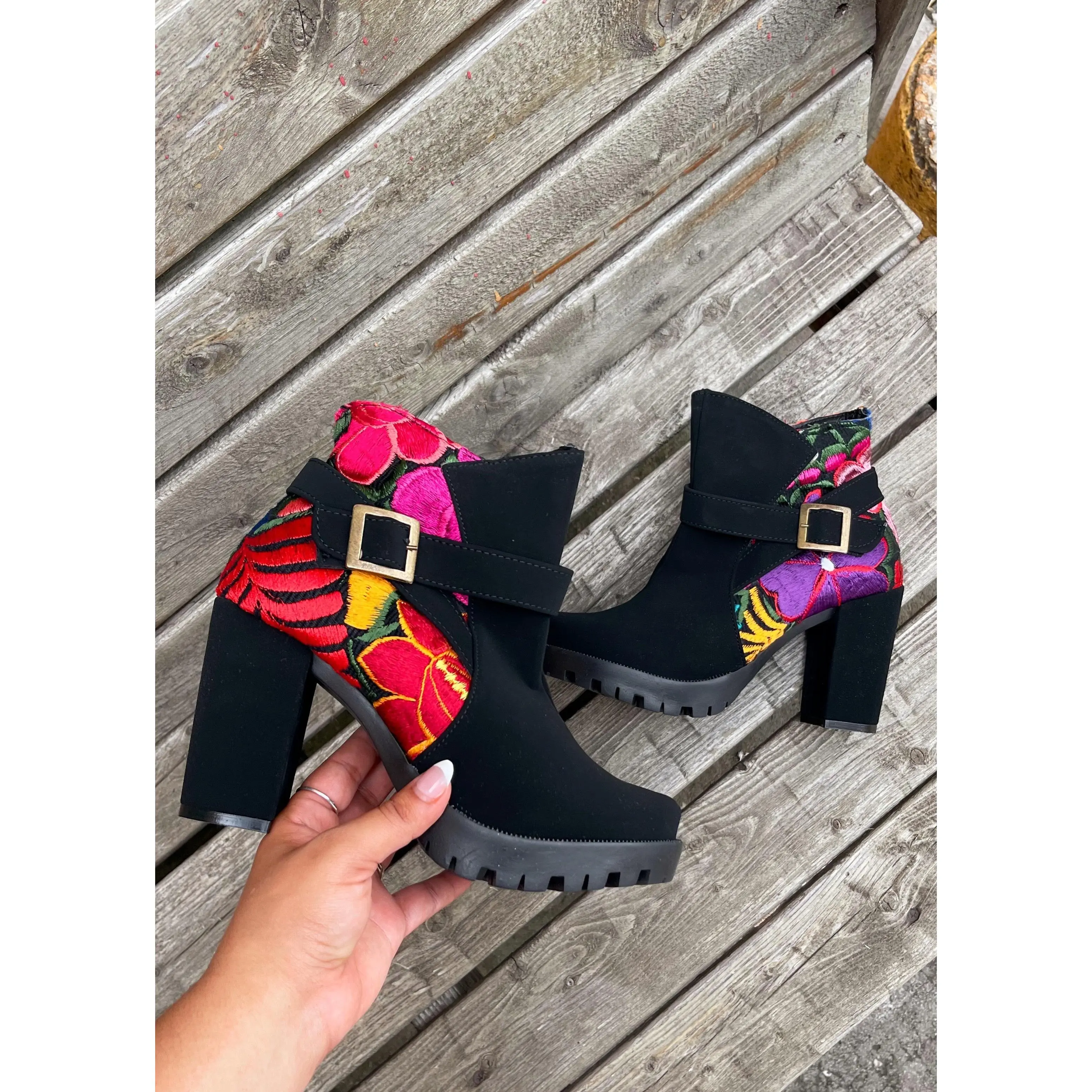 Zapoteca Booties Black - Strappy Design, Round Heel, Adjustable Straps