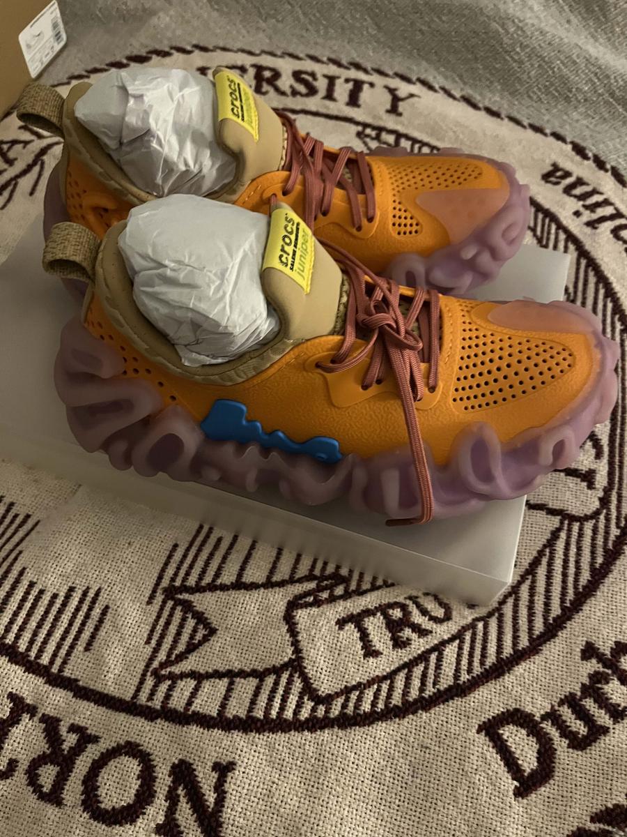 Item: Apricot, Womens 9/Mens 7, 1