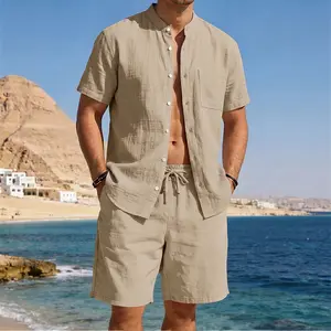 Men’s summer solid linen casual set: stand-collar short-sleeve shirt, elastic-waist mid-length shorts; textured fabric with wrinkle resistance and a drapey feel; skin-friendly, breathable—doesn’t trap sweat; suitable for everyday commuting and light busin