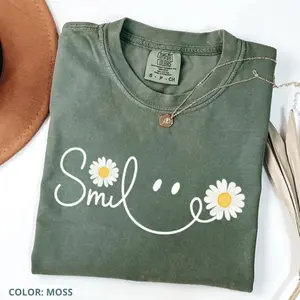 Comfort Colors, Smiley Daisy Womens Shirts, Emoji Smile Tee for Mom, Trendy Floral Tee Shirts, Inspirational Gift for Her, Summer Vibe Gifts