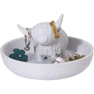 Highland Cow Ring Holder with Circular Dish, 3D Printed Plastic Farmhouse & Bohemian Style Cute Unique Women Gifts Stuff Ring Jewelry Plate Organizer for Bathroom Office Home Room Desk Decor