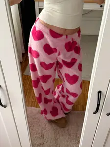 Women's Spring Girly Heart-pattern Fleece Wide-leg Pants, Sweet Heart Design & Ultra-soft Fleece Fabric, Cute & Cozy Loungewear Ideal for Leisure Time & Sleepovers, Pajamas