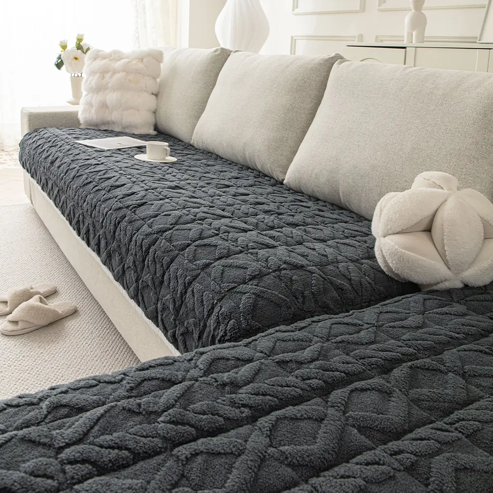 1PC Bohemian Style Solid Color Geometric Chenille Quilted Sofa Cover, Sofa Slipcover, Short Plush, Anti-slip, Stain-resistant & Pet-friendly, Suitable for 1/2/3-seater sofas, all-season use, machine washable, Soft Sofa Protector, Sofa Covers Washable