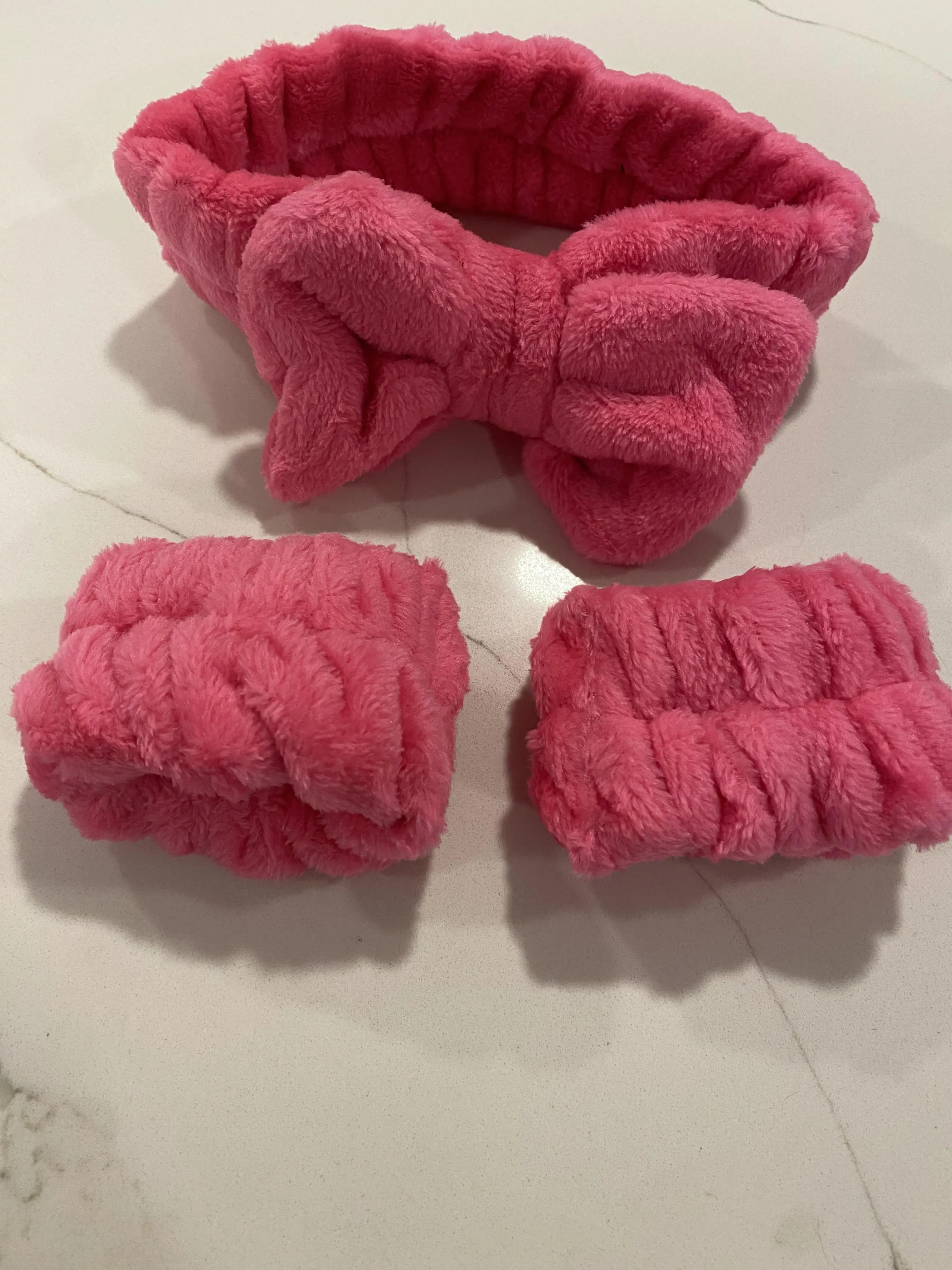 Hot Pink Self-Care Spa Headband and Wristband Scrunchies Cuffs for Washing Face, Towel Wristbands Hair Headband Face Wash Wristband for Preventing Liquids from Spilling Down Your Arms