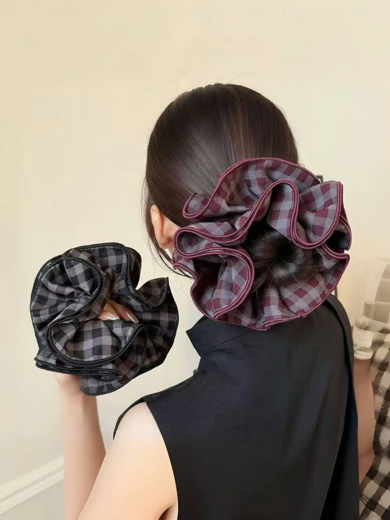 Vintage Plaid Ruffle Hair Tie for Women, Large Elastic Hair Rope, Soft and Gentle on Hair, Perfect for Buns and Ponytails, Fashionable Hair Accessory, Hair Style Accessory, Hair Scrunchies, Elastic Hair Ties