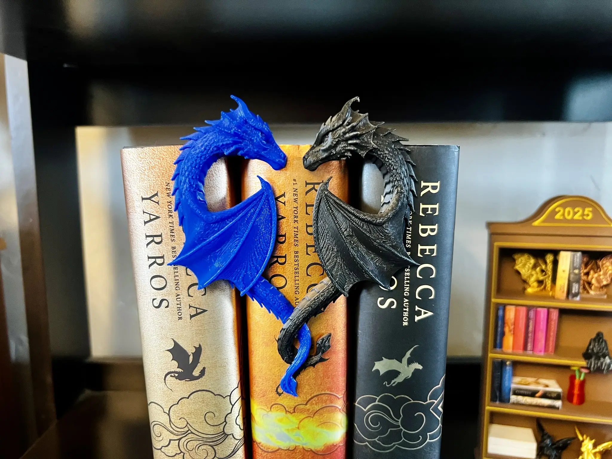 3D Printed High-Detail Decorative Book Ends - 2 Dragons Forming a Heart Shape, Custom Colors Available, Personalized Insert, Multi-Mount Desk Organizer, Fantasy Office Stationery Accessory, Between Books, Book Lovers