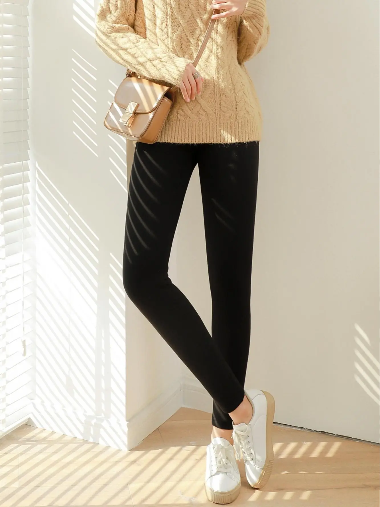 Women's Warm Velvet Leggings for Winter - Womenswear, Bottom Black