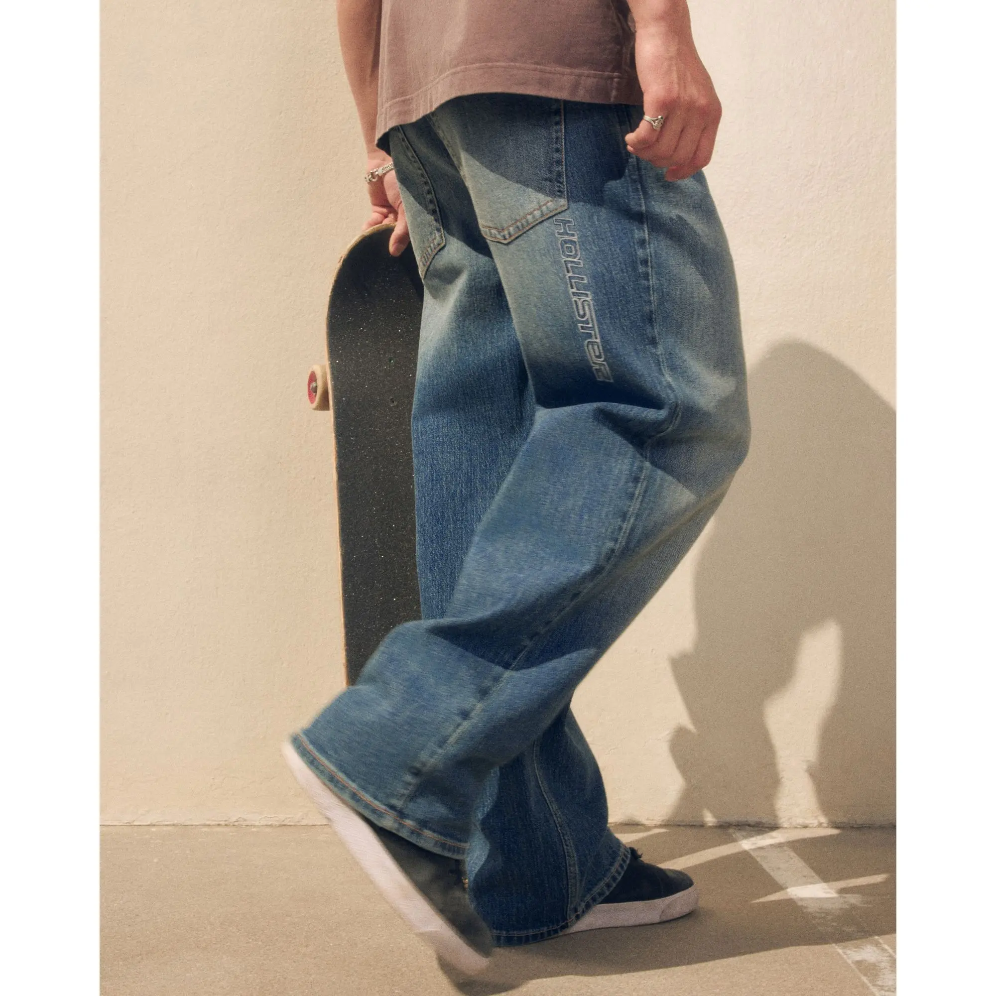 Hollister Low-Rise Logo Embroidery Baggy Jeans