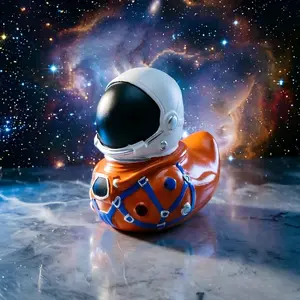 Astronaut Duck Figurine Resin Statue, Moon Starry Sky Theme Desktop Decoration, Creative Trendy Gift, Unique Space-Themed Ornament