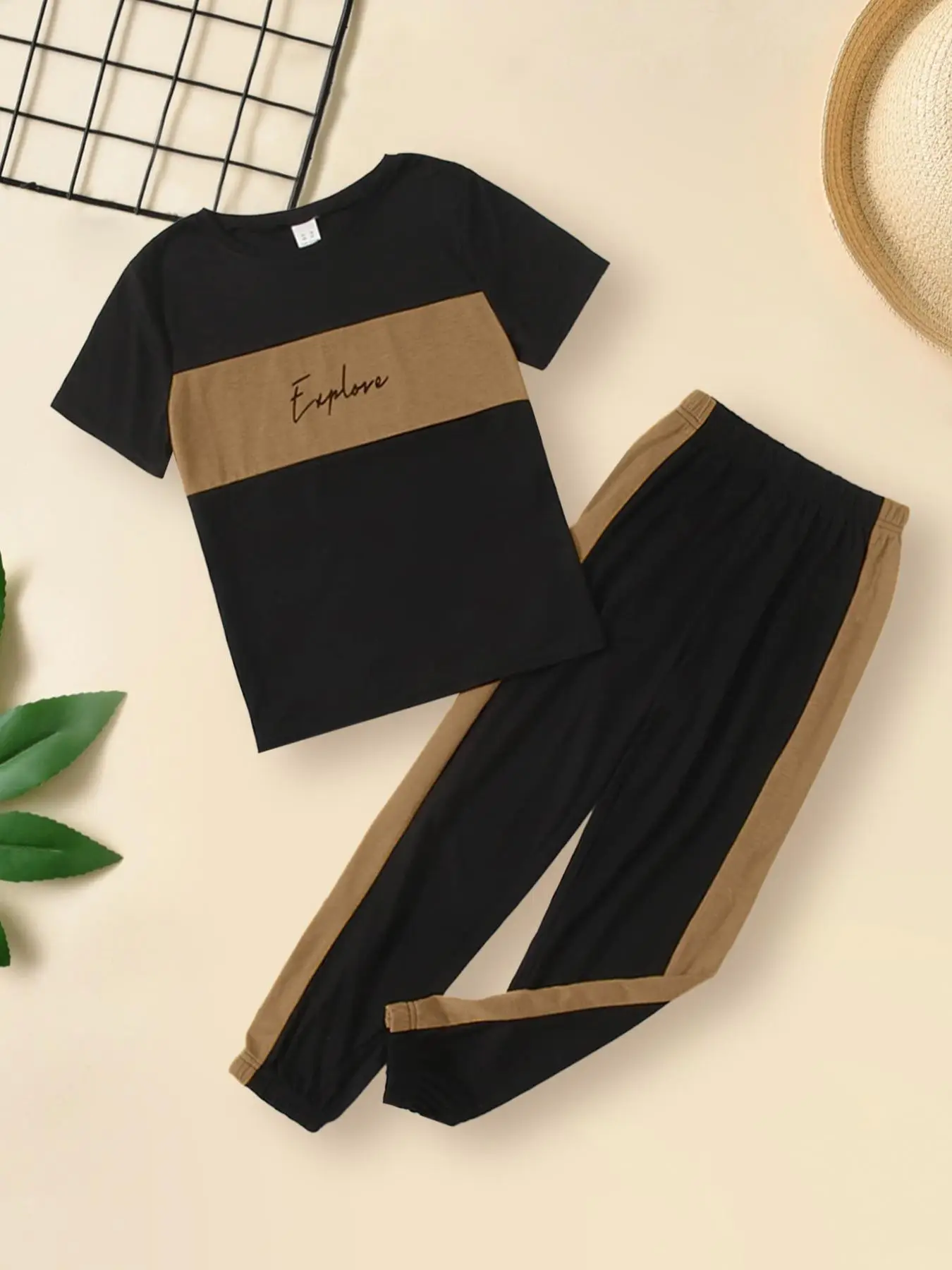 Two-Piece Set Boy's Letter Print Tee & Jogger Pants Set, Casual Soft Comfy Round Neck Top & Sweatpants for Daily Wear, Kids Summer Clothes, Outfit