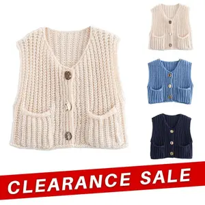Women’s casual thick knit cardigan with gold buttons, down-cut crochet hooks, sleeveless sweater vest