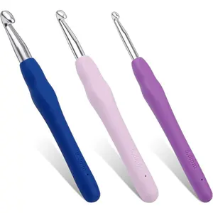 3 Sizes Crochet Hooks,Ergonomic Arthritis Handle,5.5 inch Long Beginner's Knitting Needle and Color Soft Handle Smooth Knitting Needle DIY Knitting Kit for Knitting Sweaters,Scarves and Hats