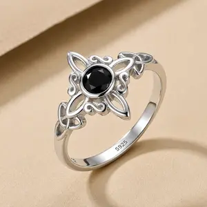 925 Sterling Silver Witch Knot Ring Celtic Trinity Knot Ring for Women, Witches Pagan Wicca Moon Irish Celtic Jewelry, Nudo de Bruja Plata 925 Original, Hecate Goddess of the Moon, Black CZ Dark Fantasy, Protection and Mysticism Amulet Gift for Mother