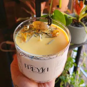Freyja Candle - Handcrafted with Love & Wood - Unique Design - Perfect for Home Decor - Ideal for Relaxation