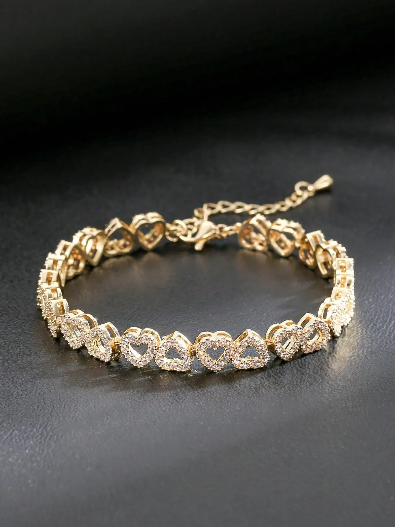 Luxury Gold Heart Rhinestone Bracelet for Women, Sparkling Crystal Hollow Heart Link Chain Bracelet, Adjustable Bangle, Heart Bracelets, Elegant Jewelry Bracelet, Minimalist Jewelry Gift for Girlfriend, Wife, Birthday, Valentine's Day