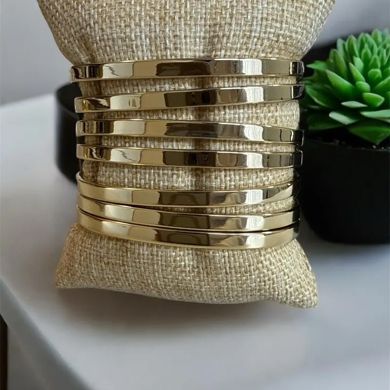 Thin plain bracelet