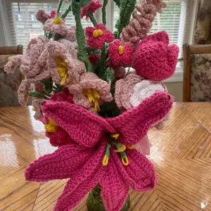 Custom Crochet Flower Bouquet - Pink and Yellow Knitted Floral Arrangement for Decorative Use