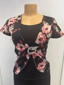 Top Floral with Ring  Romantic and modern!