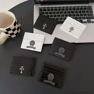 Men's stylish designer short wallet, made of genuine leather, a beautifully crafted card holderwallet