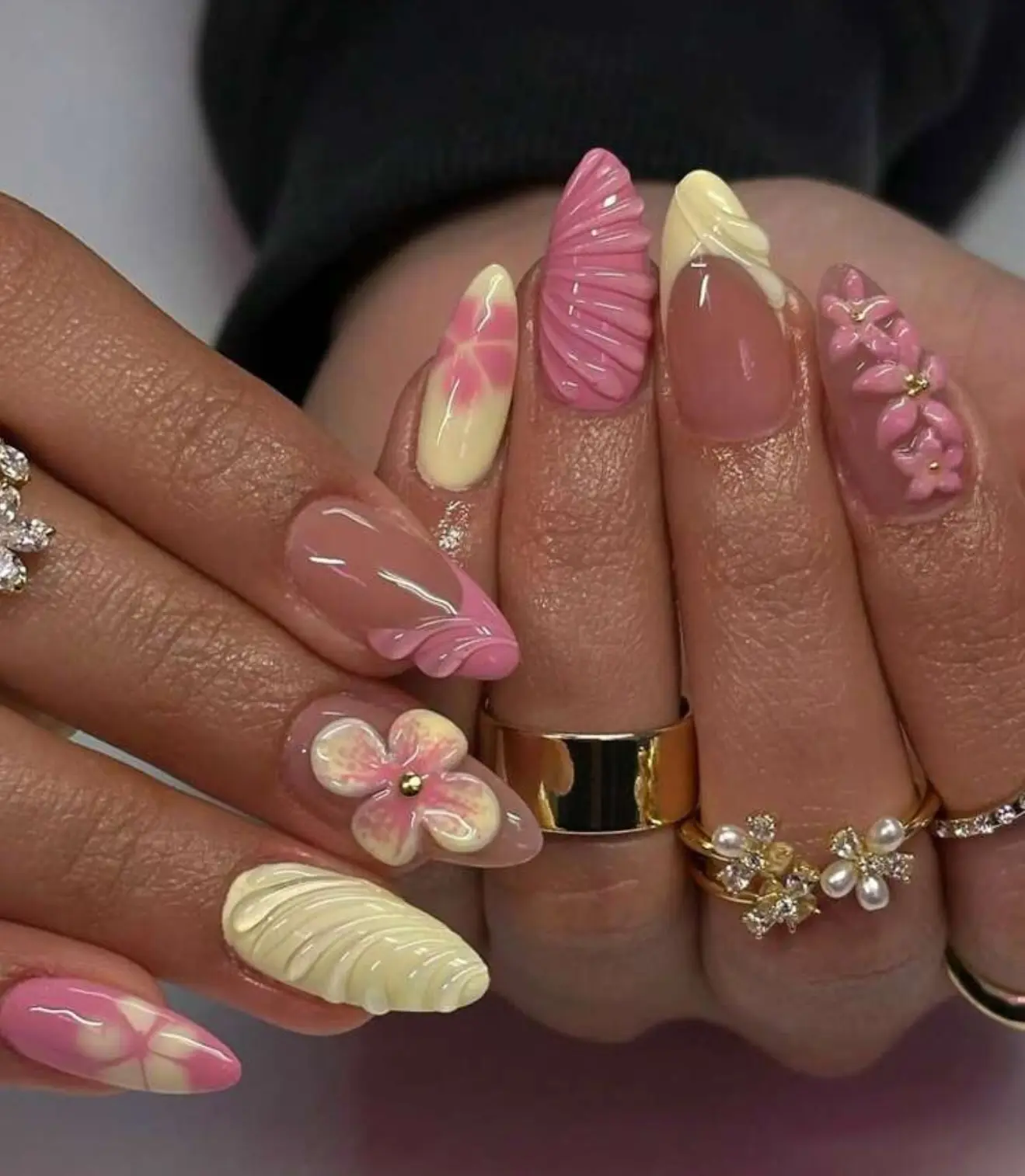 24 pcs Acrylic nail press ons (yellow and pink design)