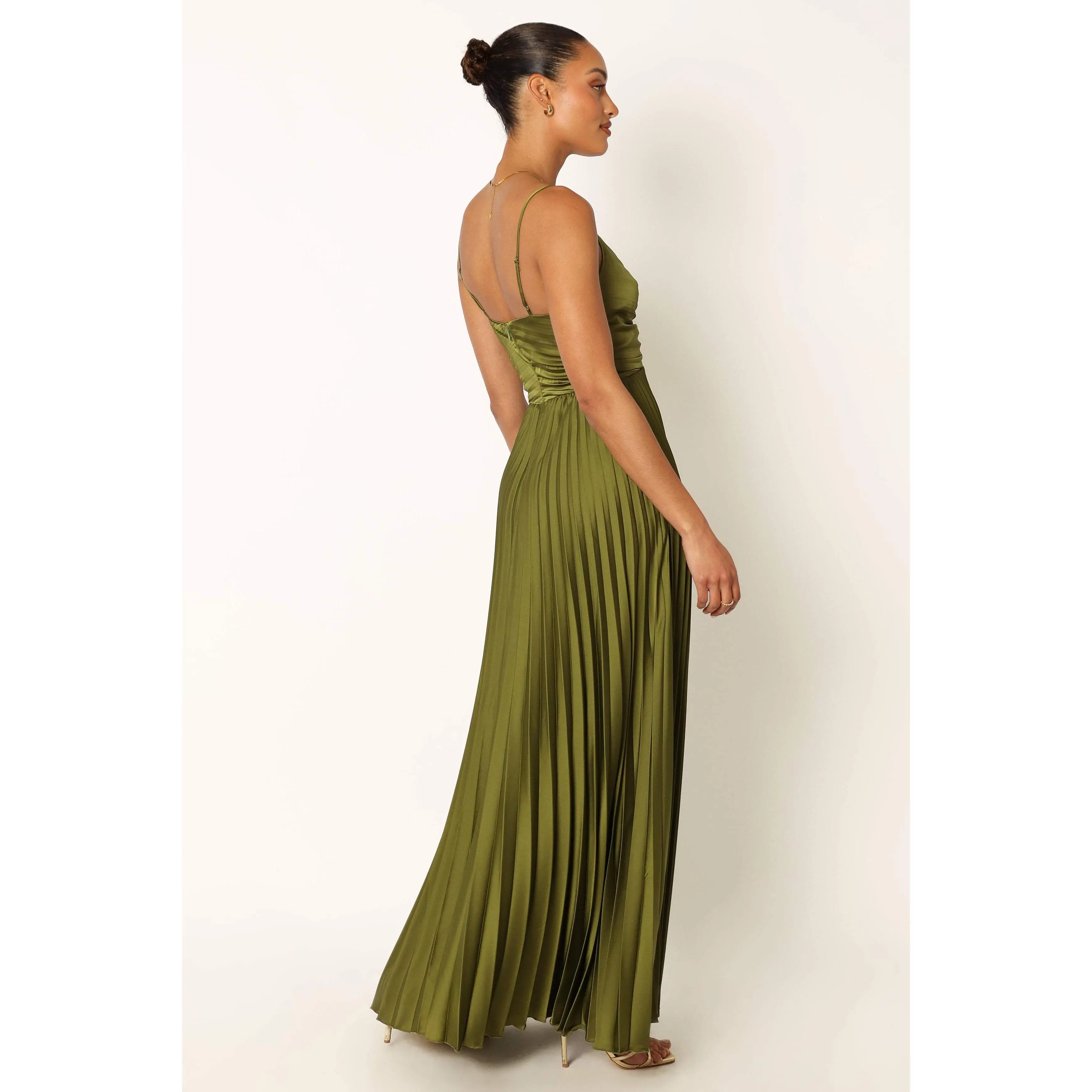 Naira Pleated Maxi Dress - Palm Green - TikTok Shop Naira Pleated Maxi Dress - Palm Green - TikTok Shop