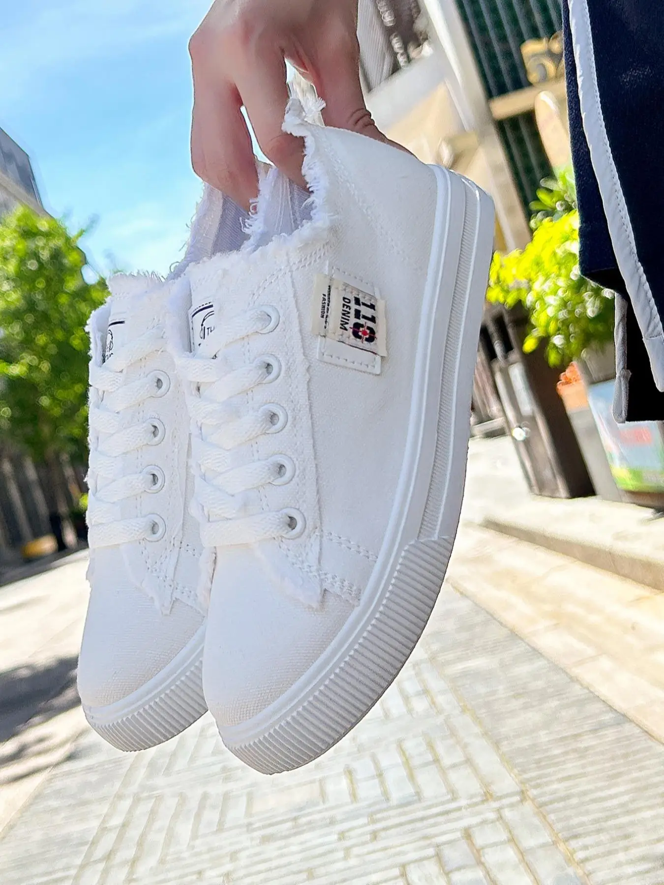 Women's Fashion Plain Lace Up Front Patched Design Low Top Skate Sneakers, Casual Lightweight Breathable Round Toe Skate Shoes